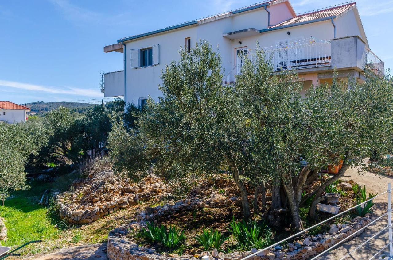 סלאטינה Apartments Stara Maslina מראה חיצוני תמונה
